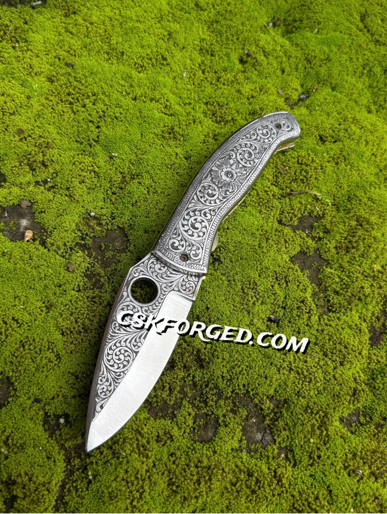 Hand-Engraved Pocket Knife With Leather Pouch